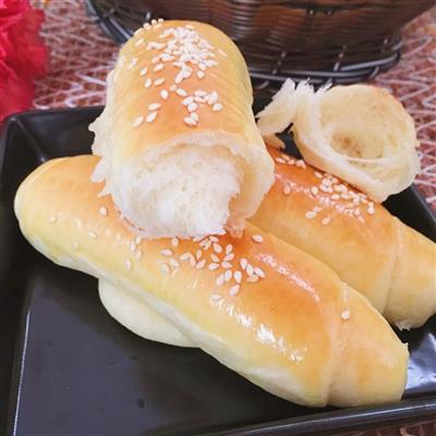 Light cream bread rolls