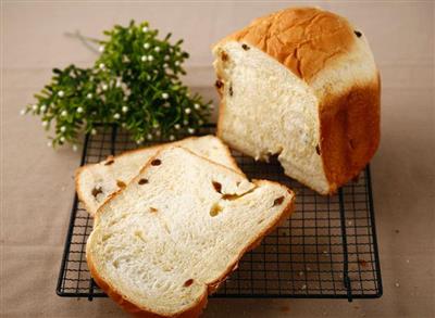 How to make bread in a bread machine