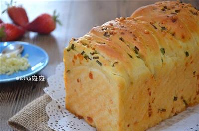 Handmade bread with garlic and cheese