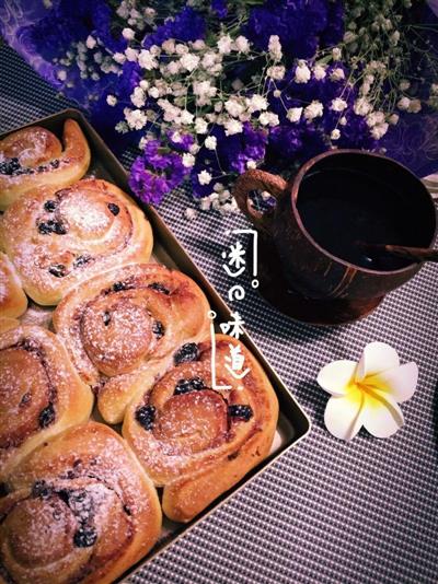 Red bean sand and blueberry bread