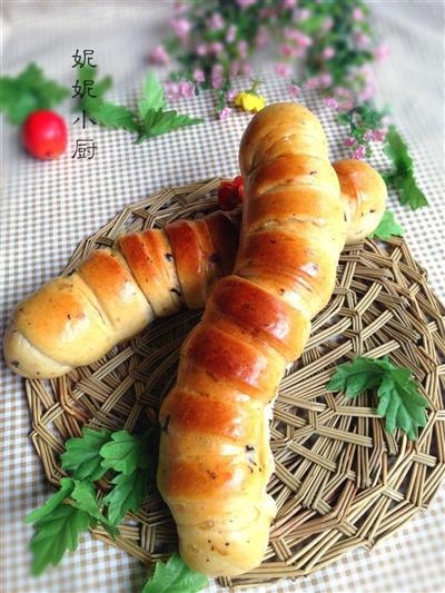 Dried caterpillar bread