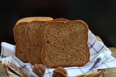 Unleavened red sugar walnut bread