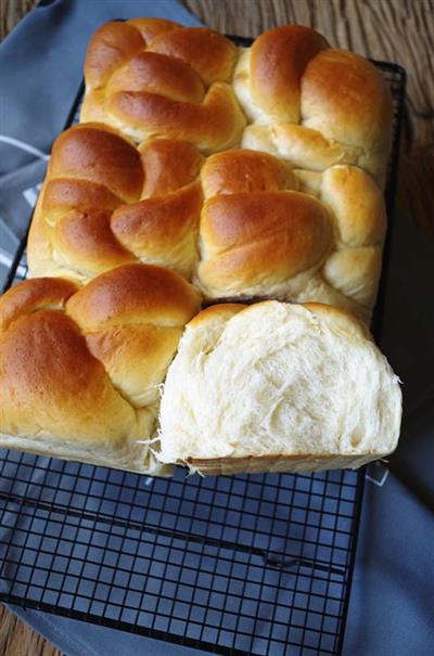 Whole wheat bread (middle variety)