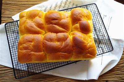 Old-fashioned bread