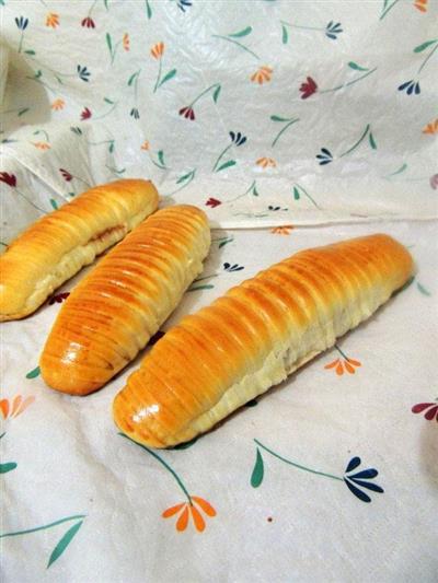 Caterpillar bread