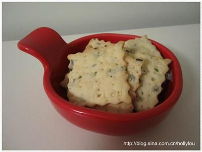 Onion soup and biscuits