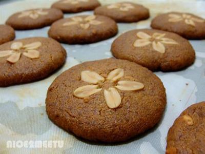 Peanut cookies