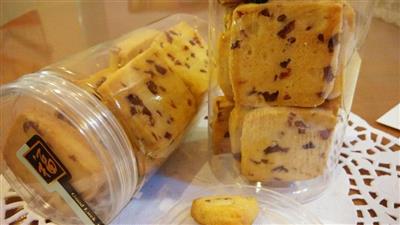 Cranberry biscuits - very simple, very crisp, low sugar, low oil