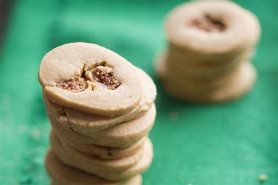 Rum and fig cookies