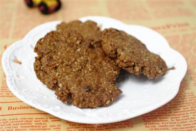 A healthy snack in the afternoon - red sugar oatmeal cookies