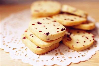 Oven-free cranberry cookies