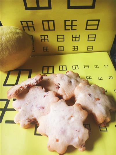 Lemon and cranberry cookies