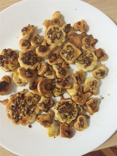 Walnut cake and healthy baby food