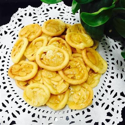 Roman shield almond biscuits