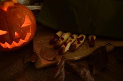 Halloween finger cookies