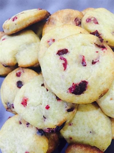 Zero threshold cranberry cookies