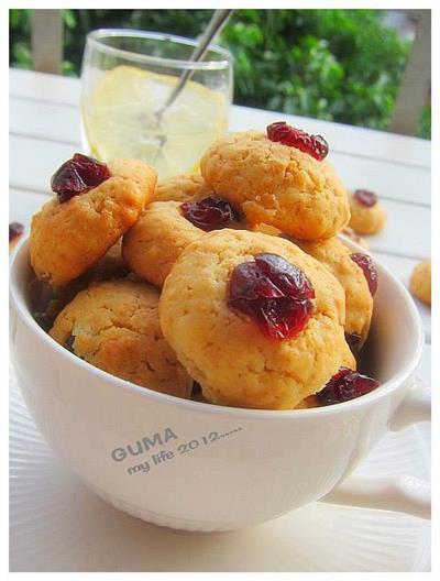 Oatmeal and cranberry cookies