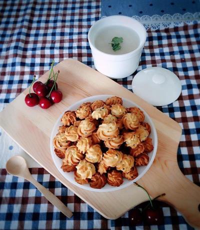 The black sesame cookie