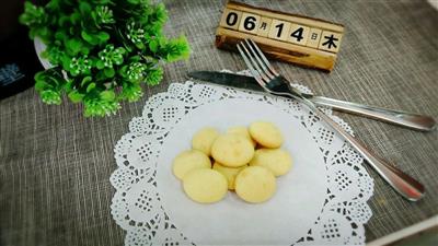 The baby's favorite, the mother's handmade egg yolk cookie