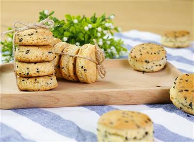 Practica de salmón negro sésamo muffin