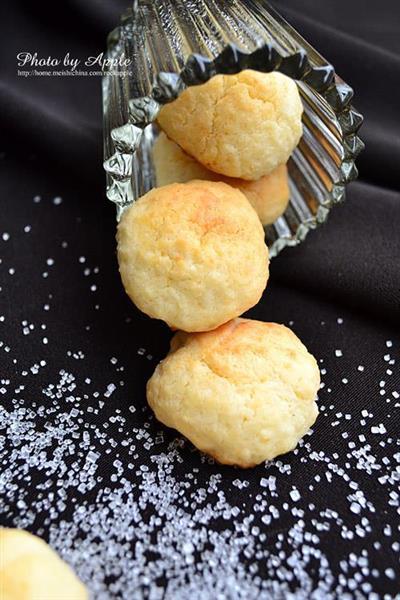 Soft cheese balls