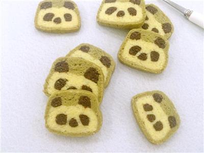 This is a panda cookie.