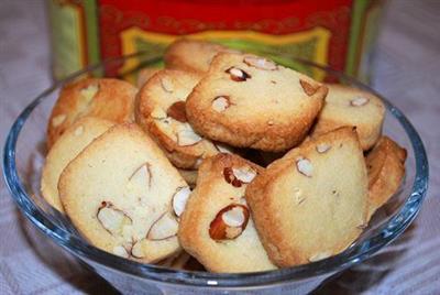 Sweet almond cookies