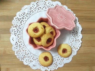 Cream and jelly cookies