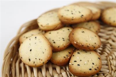 Sesame cookies