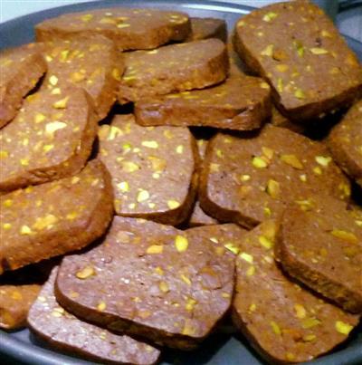 Chocolate and fruit cookies