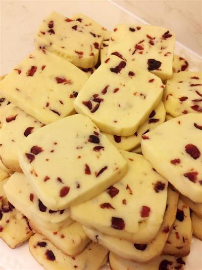 Cranberry butter cookies