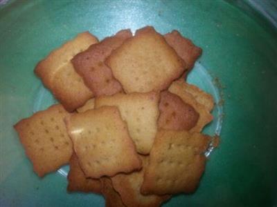 Low-fat, low-sugar whole wheat biscuits