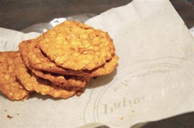 Sencilla y a mano galleta de avena