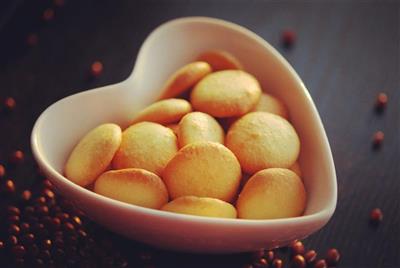 Egg yolk round cookies