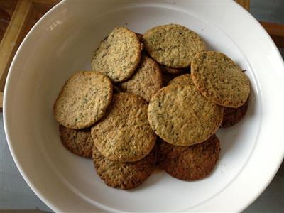 Hydrogenated biscuits - a snack that can definitely be eaten open