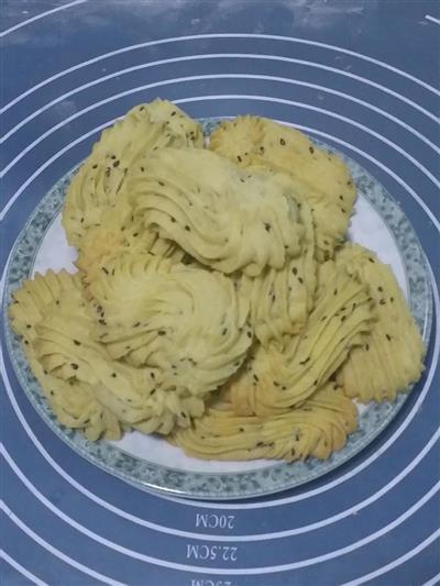 Protein and black sesame cookies