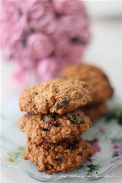 A healthy baby snack - banana and oatmeal biscuits