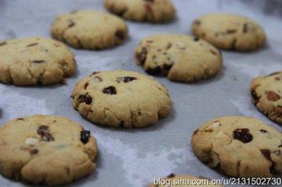 The endless delicacies - the delicious cranberries and walnuts