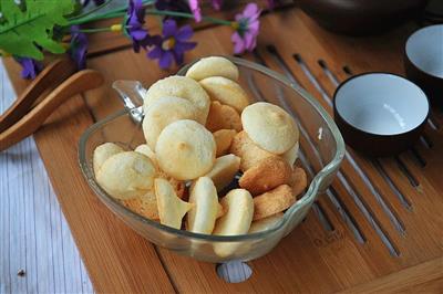 Protein crackers