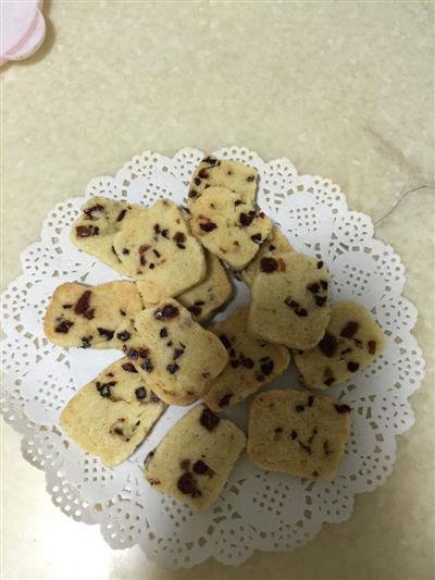 Cranberry raisins and biscuits