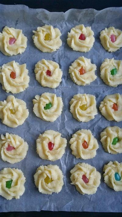 Rainbow sugar heart cookies