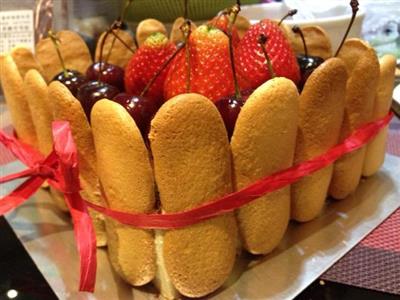 Finger patties, tiramisu, and healthy snacks