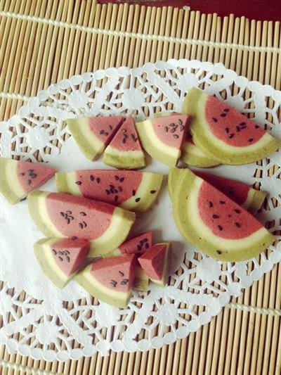 Watermelon biscuits for the children of Sekeda