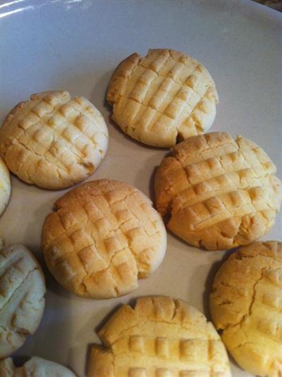 Milk-scented biscuits