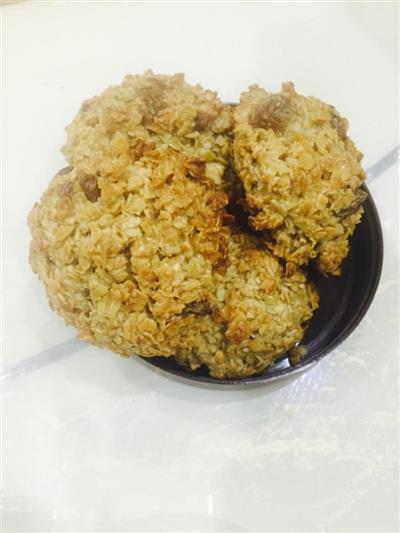 Low-fat oatmeal cookies