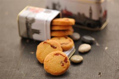 Making cranberry biscuits from scrap materials