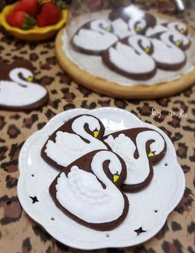 Chocolate cookies with sugar cream