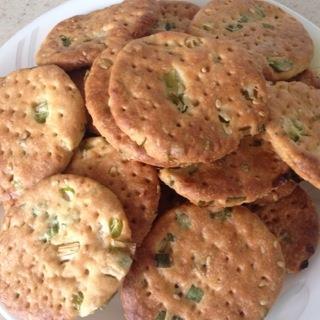 Onion biscuits