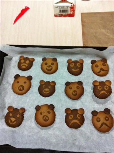 The bear cookie.