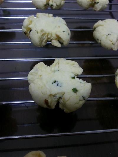 A modified version of Margaret's cookies - onion salty cookies